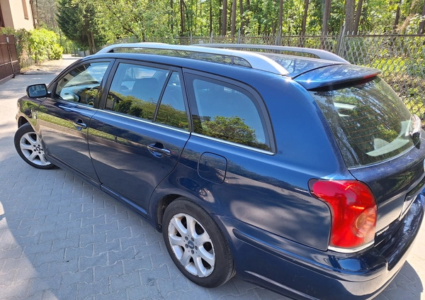 Toyota Avensis cena 7500 przebieg: 398986, rok produkcji 2004 z Tychy małe 106